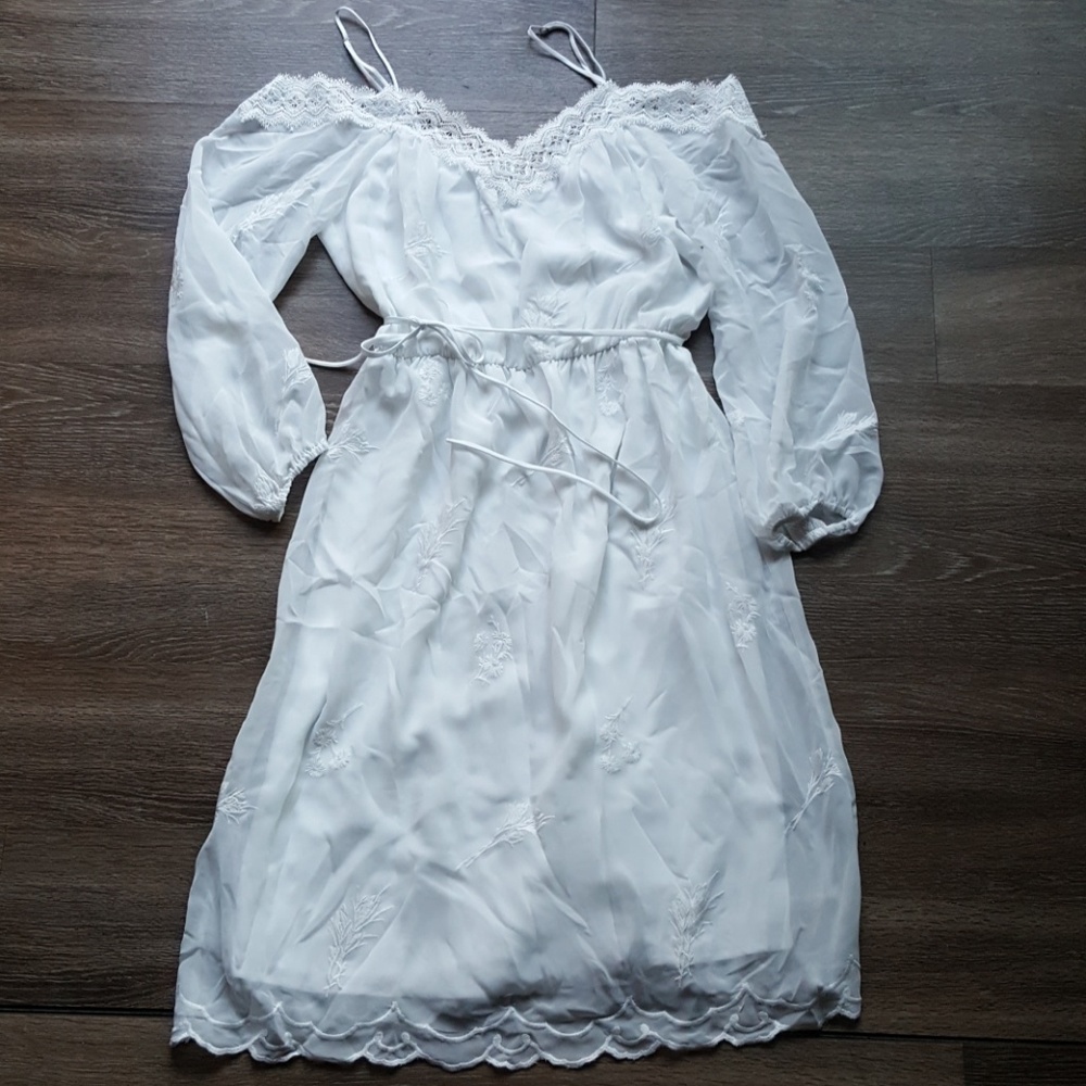 women's dress with sleeves in white